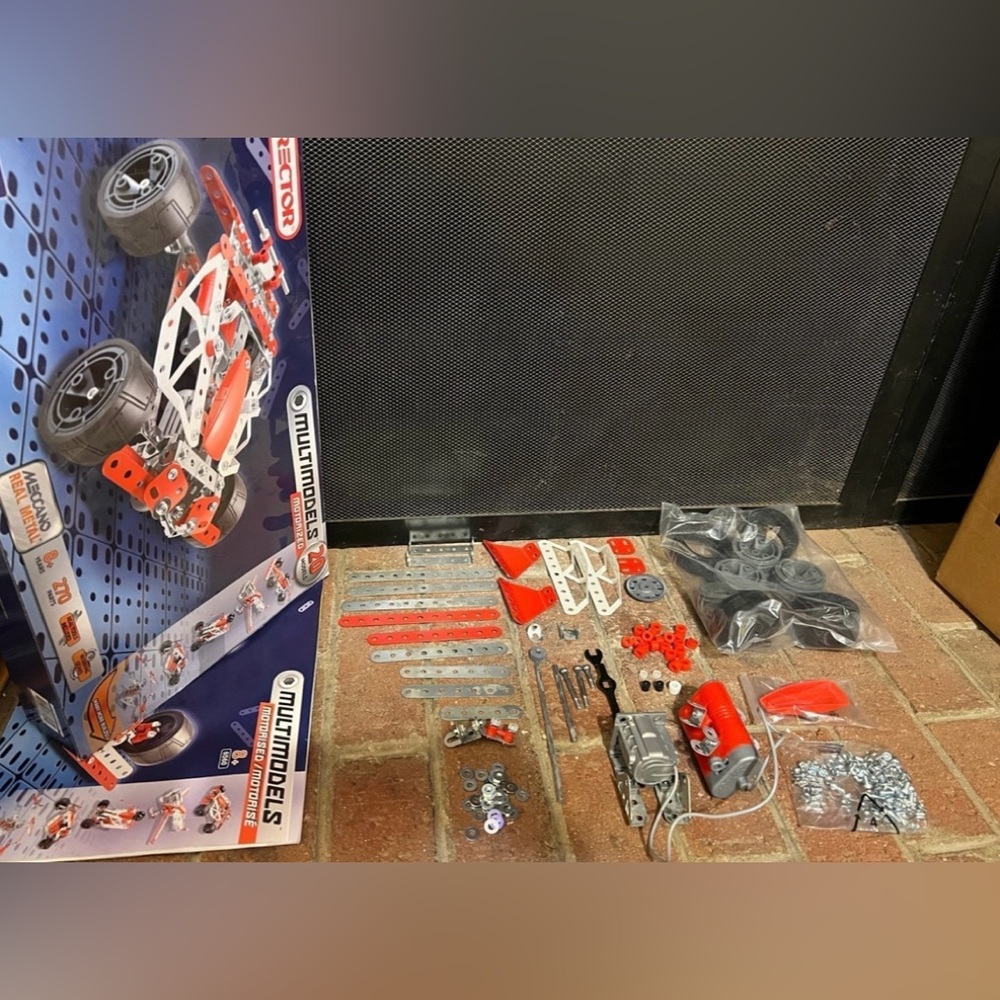 Erector Building Set - Picture 3 of 6
